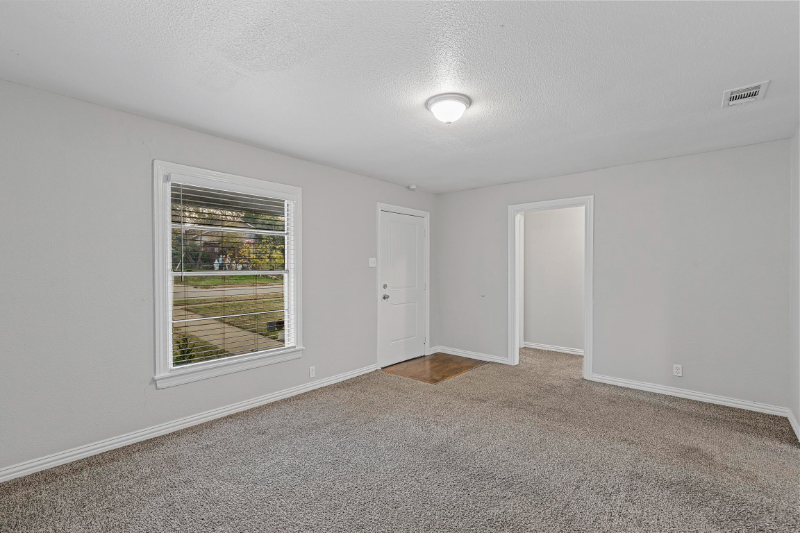 3724 Townsend Dr - Photo 5 of 20