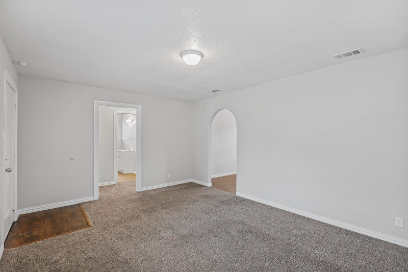 3724 Townsend Dr - Photo 6 of 20