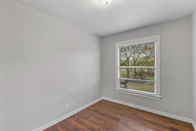 3724 Townsend Dr - Photo 7 of 20