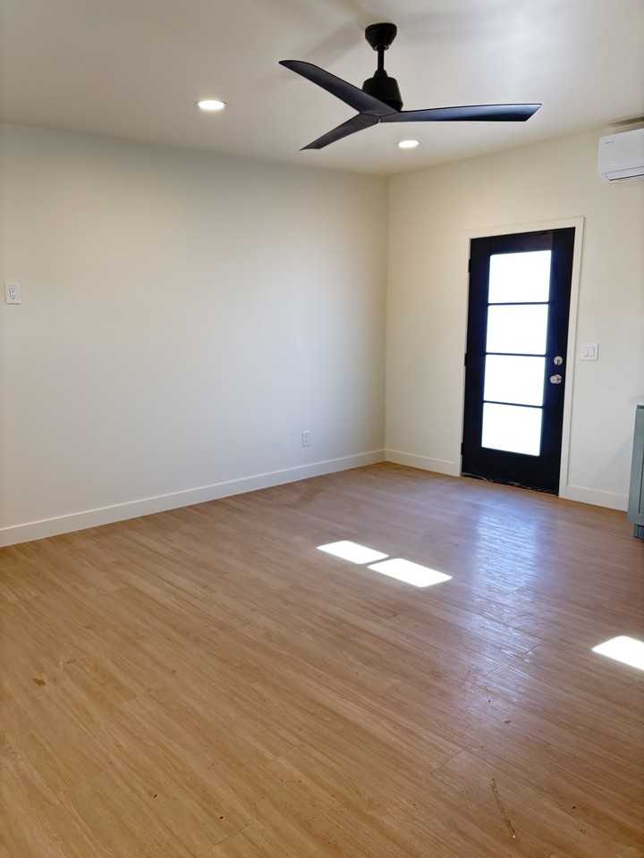 1406 E Campbell Ave - Photo 2 of 20