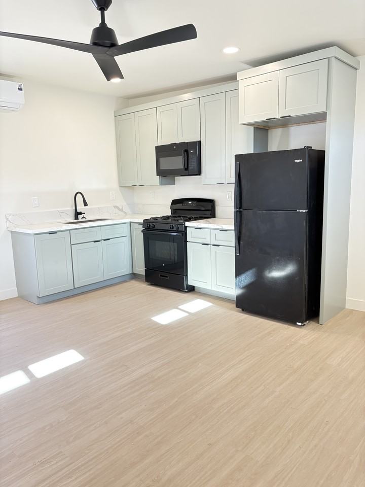 1406 E Campbell Ave - Photo 4 of 20