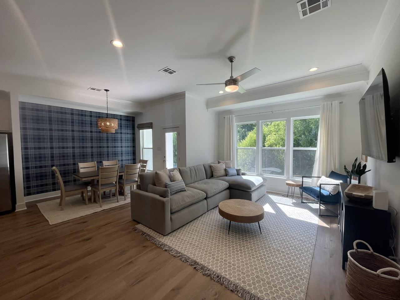 1549 Alum Creek Dr #NA - Photo 4 of 14