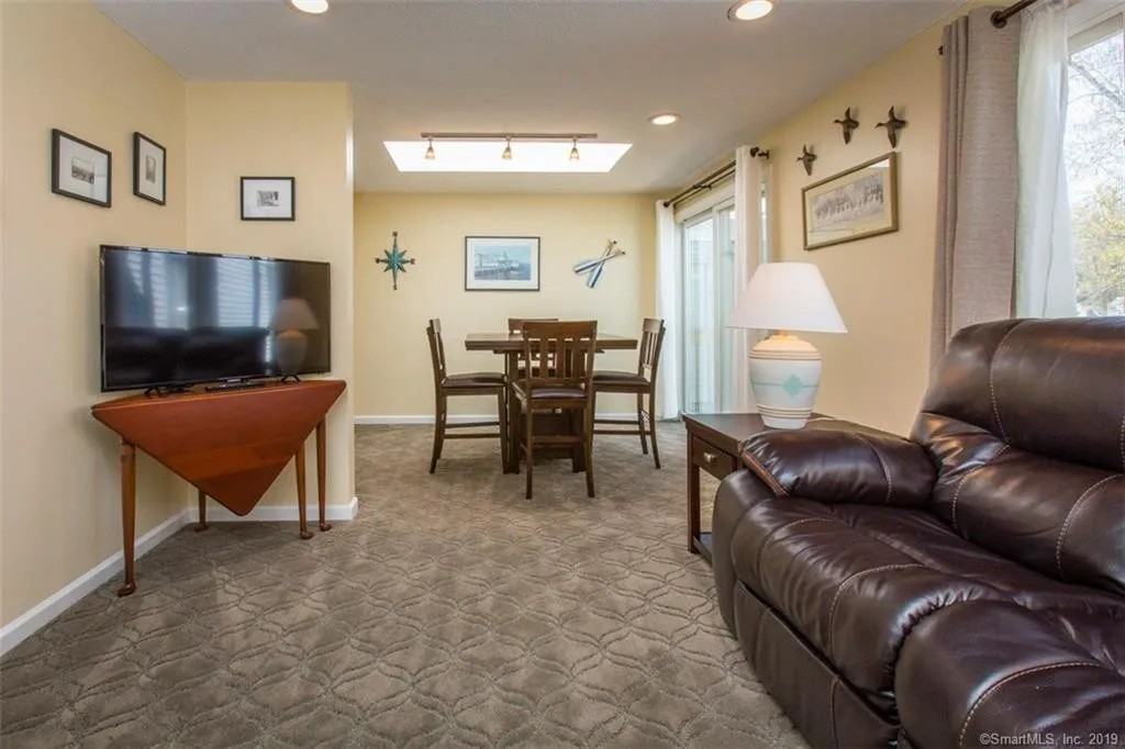 31 Cinnamon Spgs #31 - Photo 6 of 30