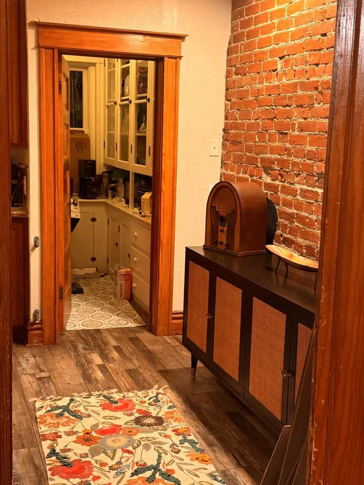 2415 N Vine St #NA - Photo 3 of 27