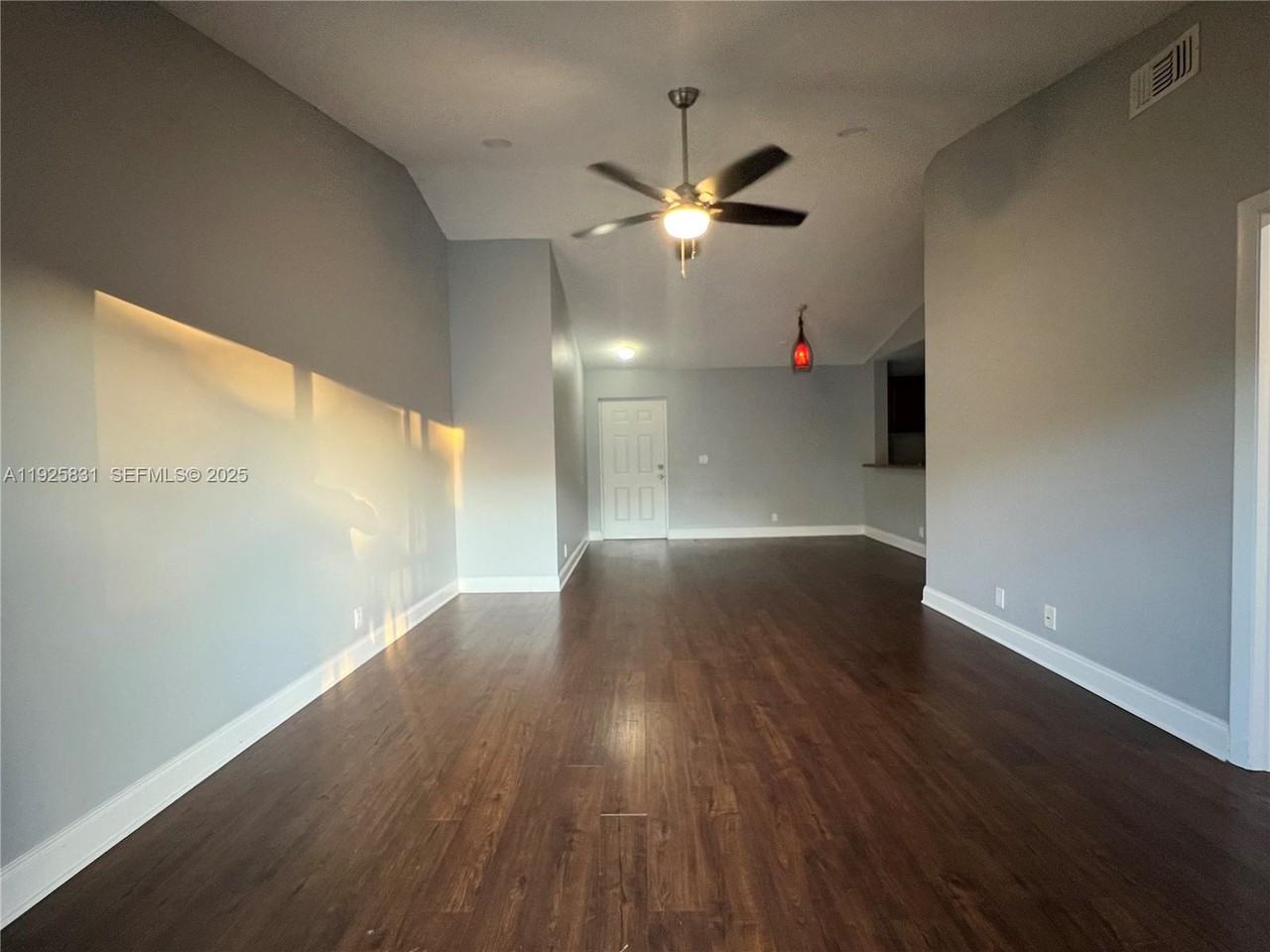 5621 Riverside Dr #203A1 - Photo 4 of 7