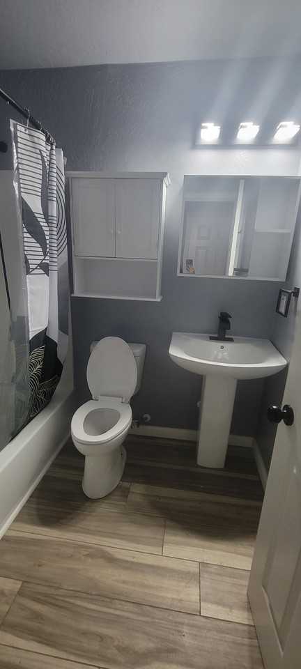 4525 Ardmore Ave #NA - Photo 4 of 6