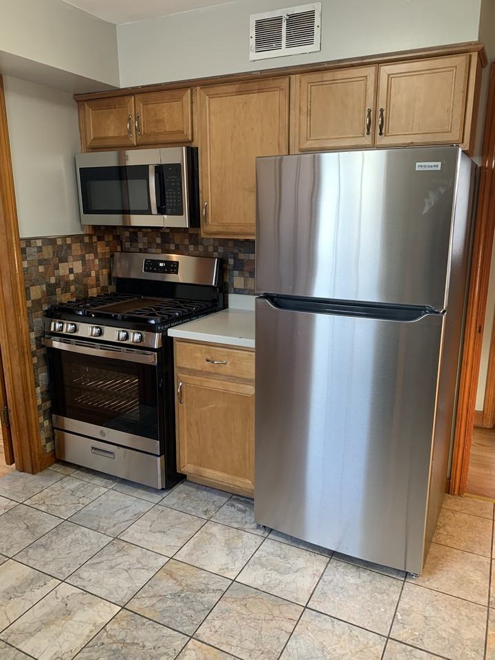 2513 S 18th Ave #NA - Photo 2 of 17