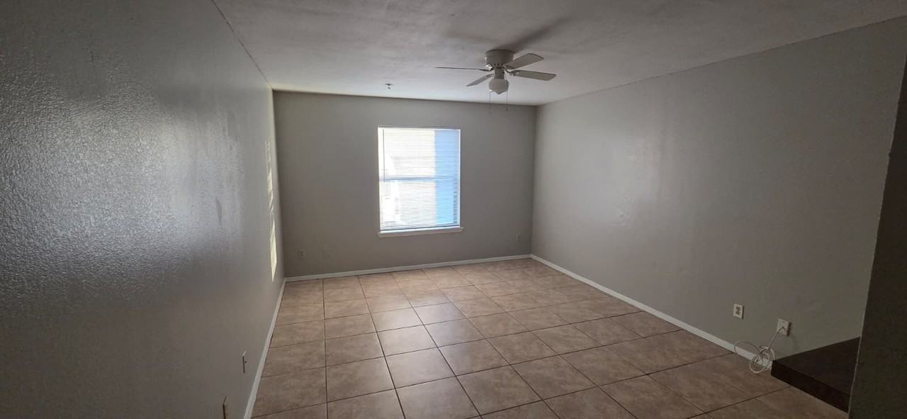 800 N 27th St #57 - Photo 4 of 11