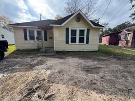 4325 Woodlawn St - Photo 1 of 1