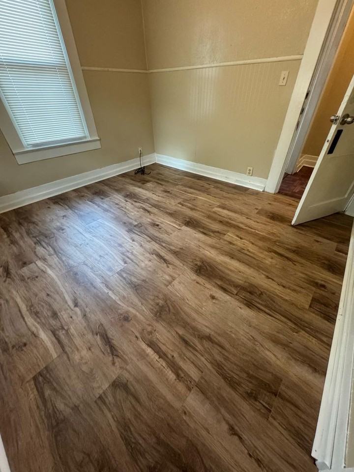 4325 Woodlawn St - Photo 5 of 9
