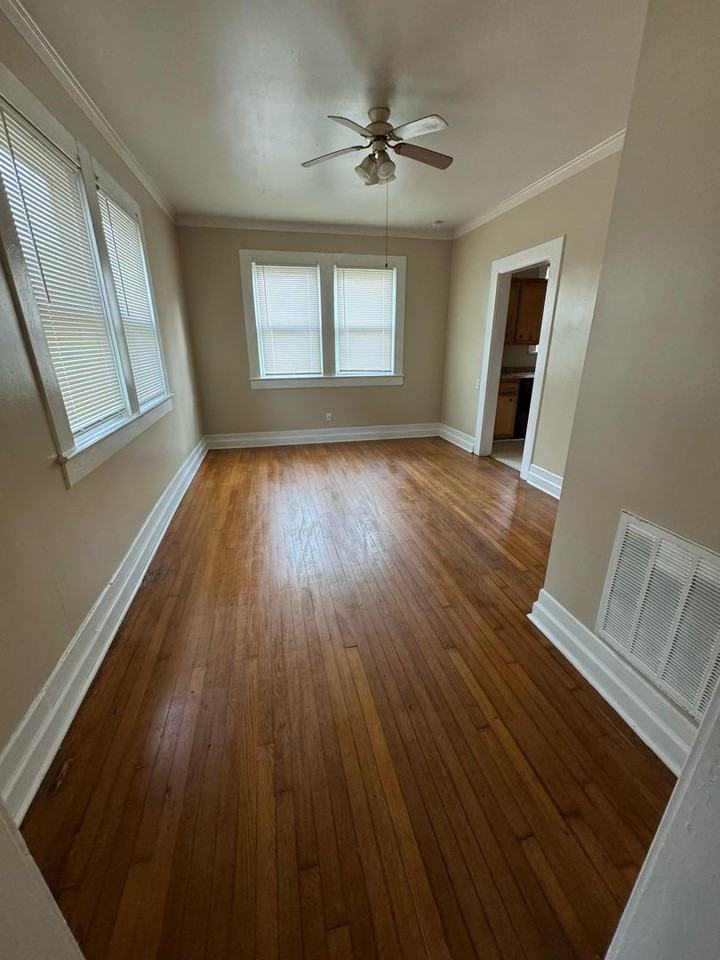 4325 Woodlawn St - Photo 6 of 9