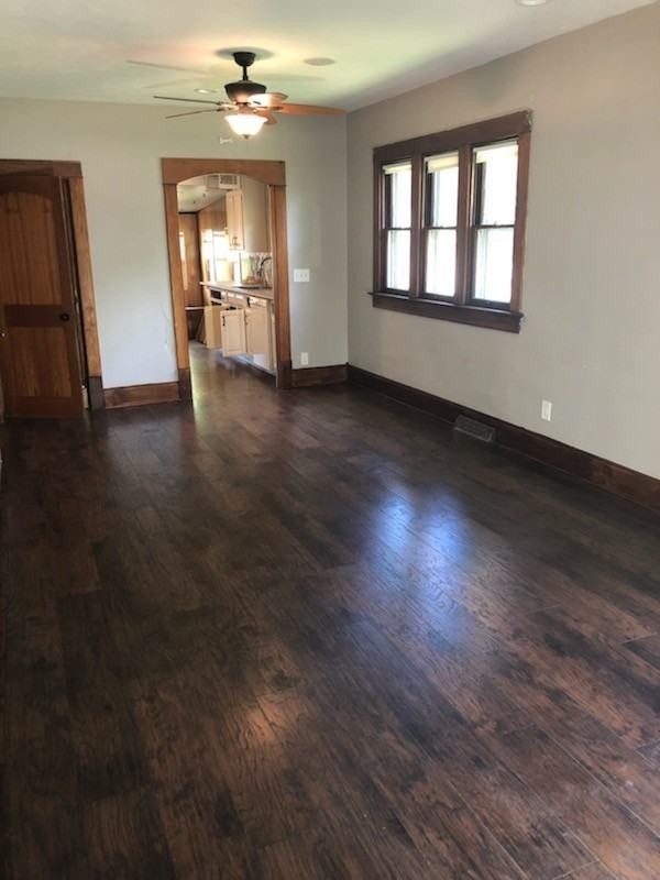 831 S Main Ave - Photo 2 of 7