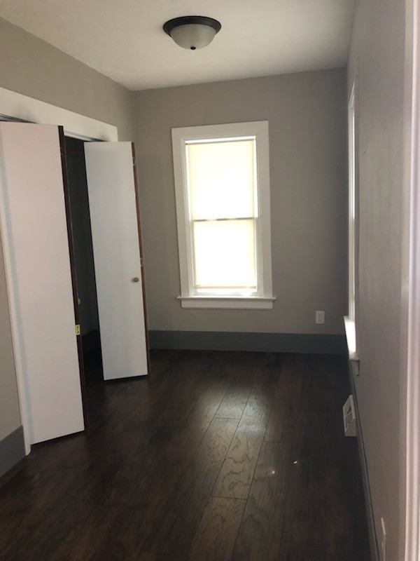 831 S Main Ave - Photo 3 of 7