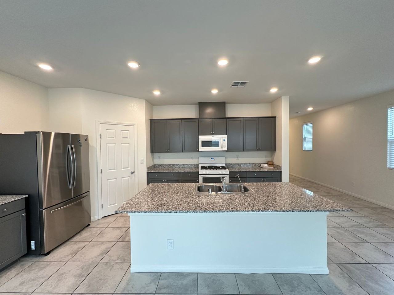 4258 Tarim St - Photo 6 of 24