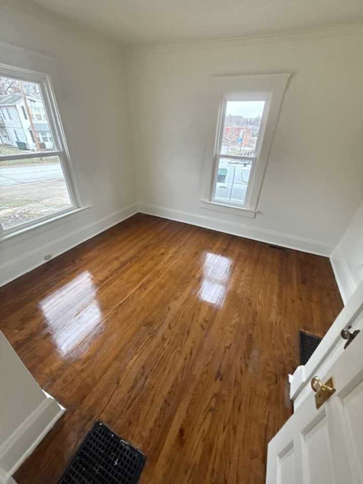 146 Wadsworth Ave #1 - Photo 5 of 8