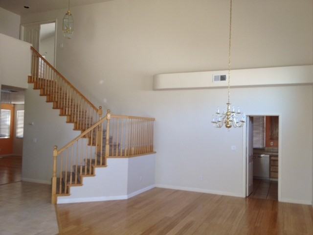 505 Eagleridge Ct - Photo 3 of 8