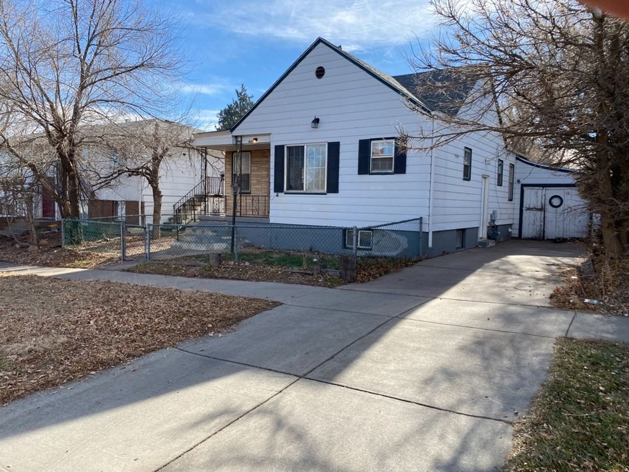 810 20th St - Photo 2 of 47