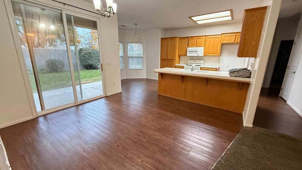 1765 Malvasia Ave - Photo 4 of 25