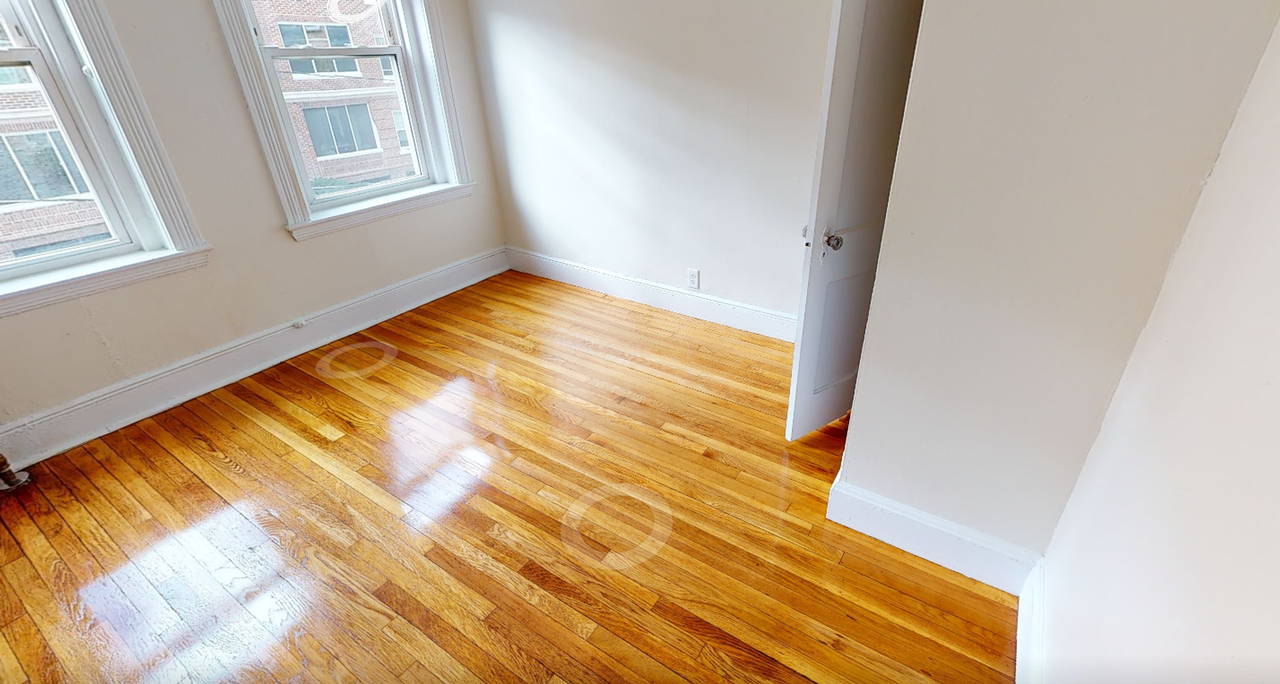 11 Vinal St - Photo 4 of 6