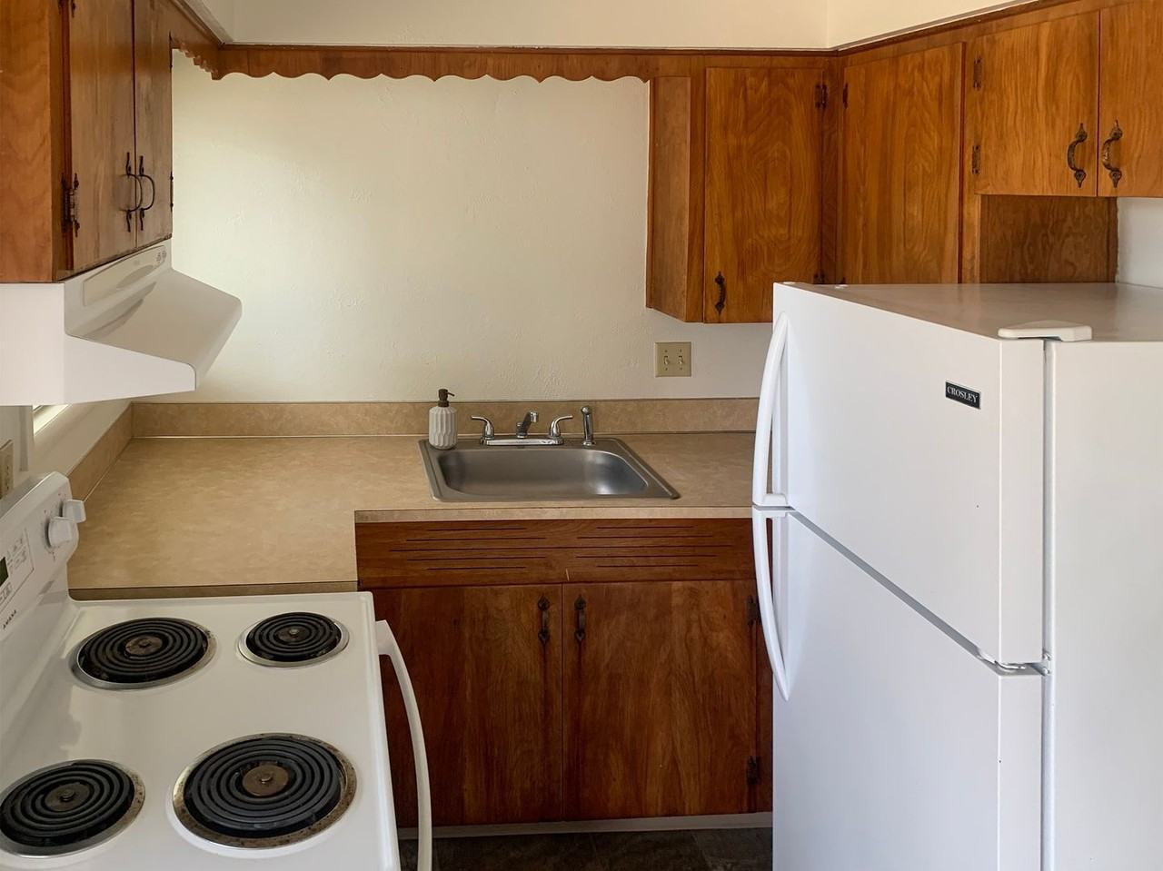 486-Ring St - Photo 6 of 12