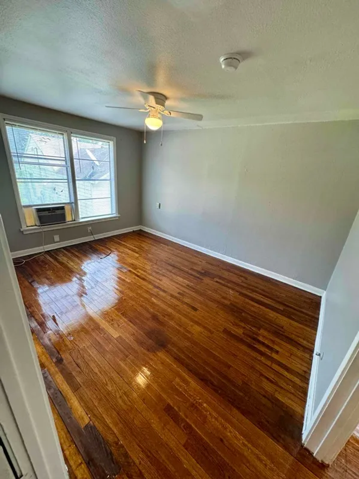 4265 Woodlawn St #A - Photo 5 of 16