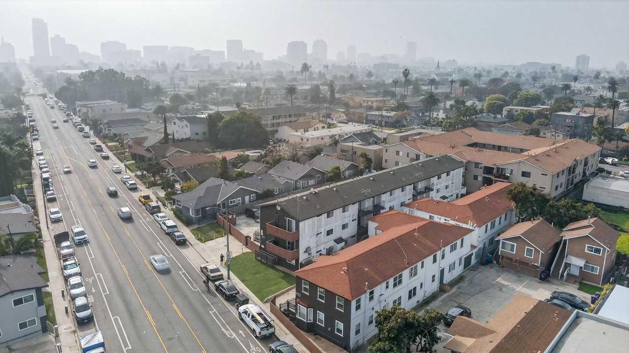 933 Alamitos Ave - Photo 3 of 3