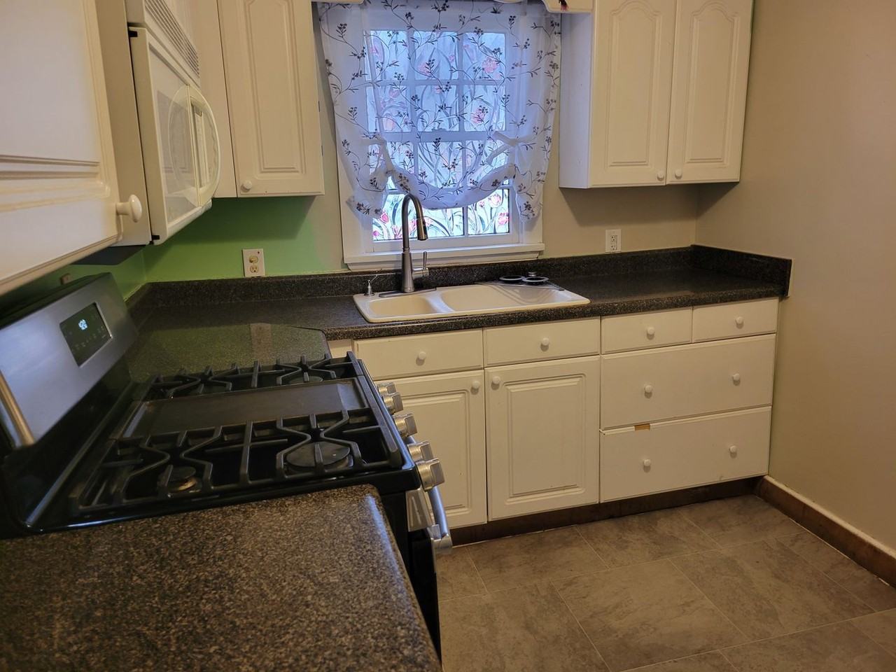 211 Wichita St - Photo 3 of 10