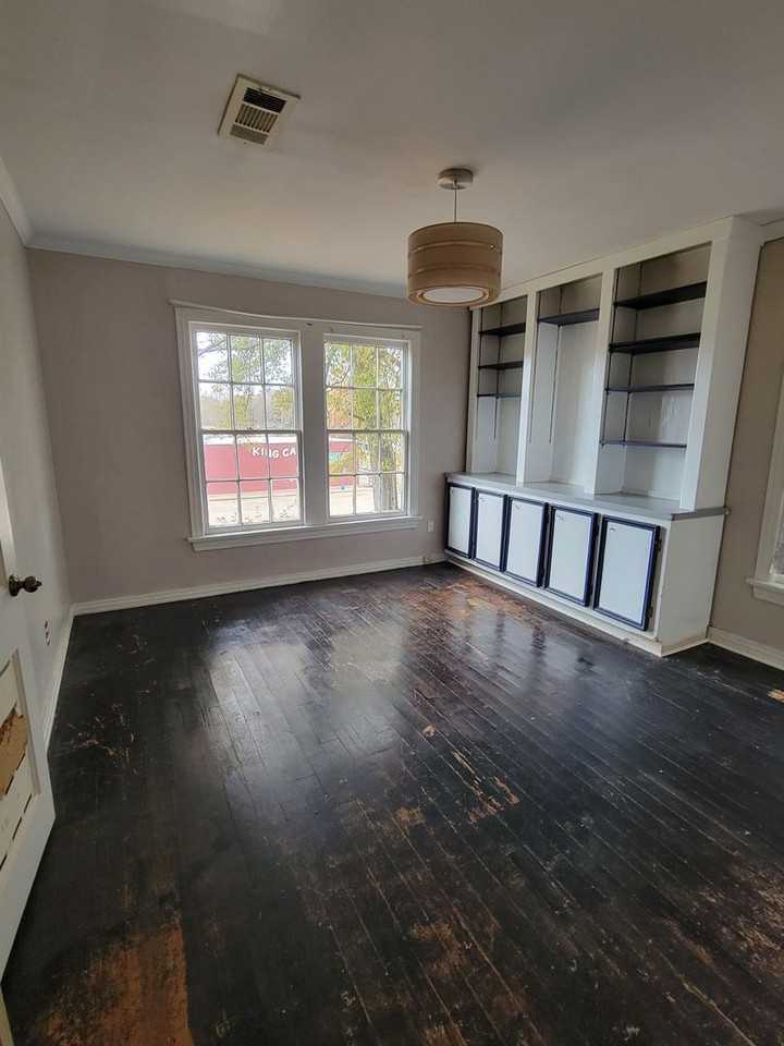 211 Wichita St - Photo 7 of 10