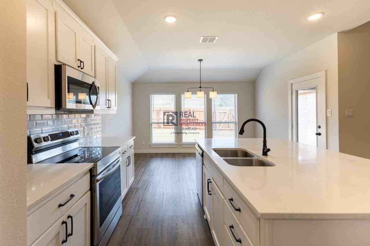 124 Mesa Dr - Photo 7 of 28