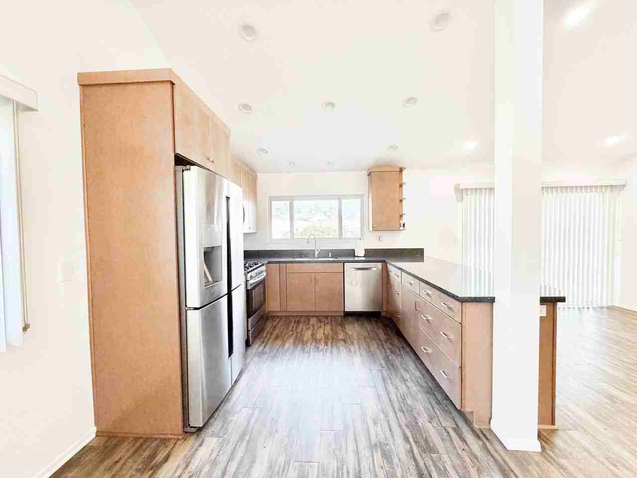 1237 Nutwood Ave - Photo 3 of 20