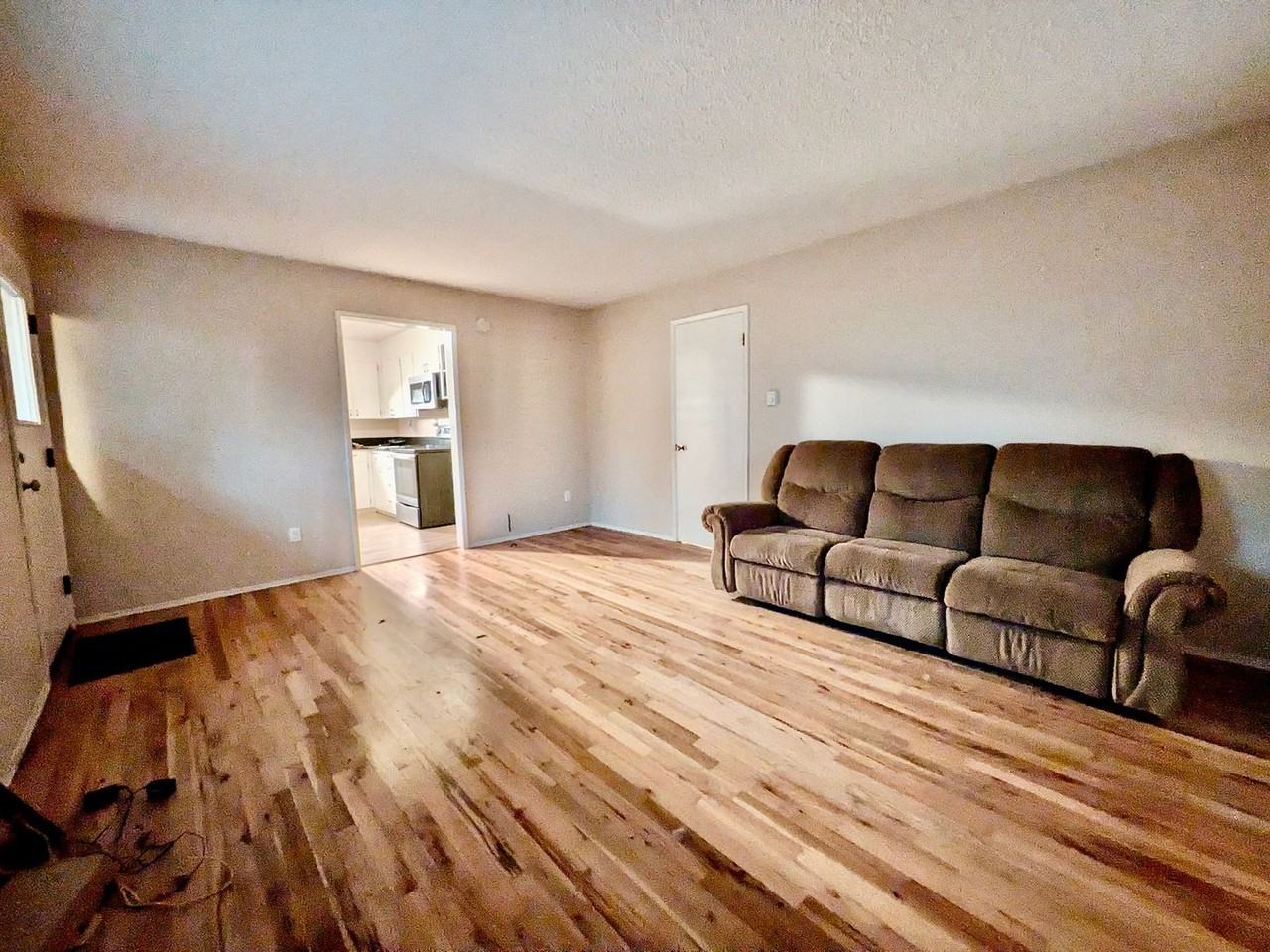 1806 Se Sherrett St - Photo 3 of 10