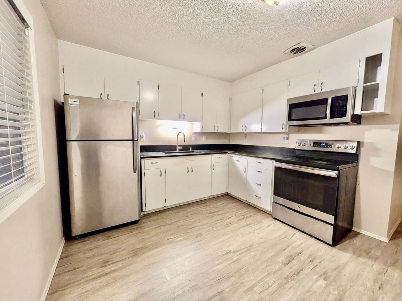 1806 Se Sherrett St - Photo 6 of 10