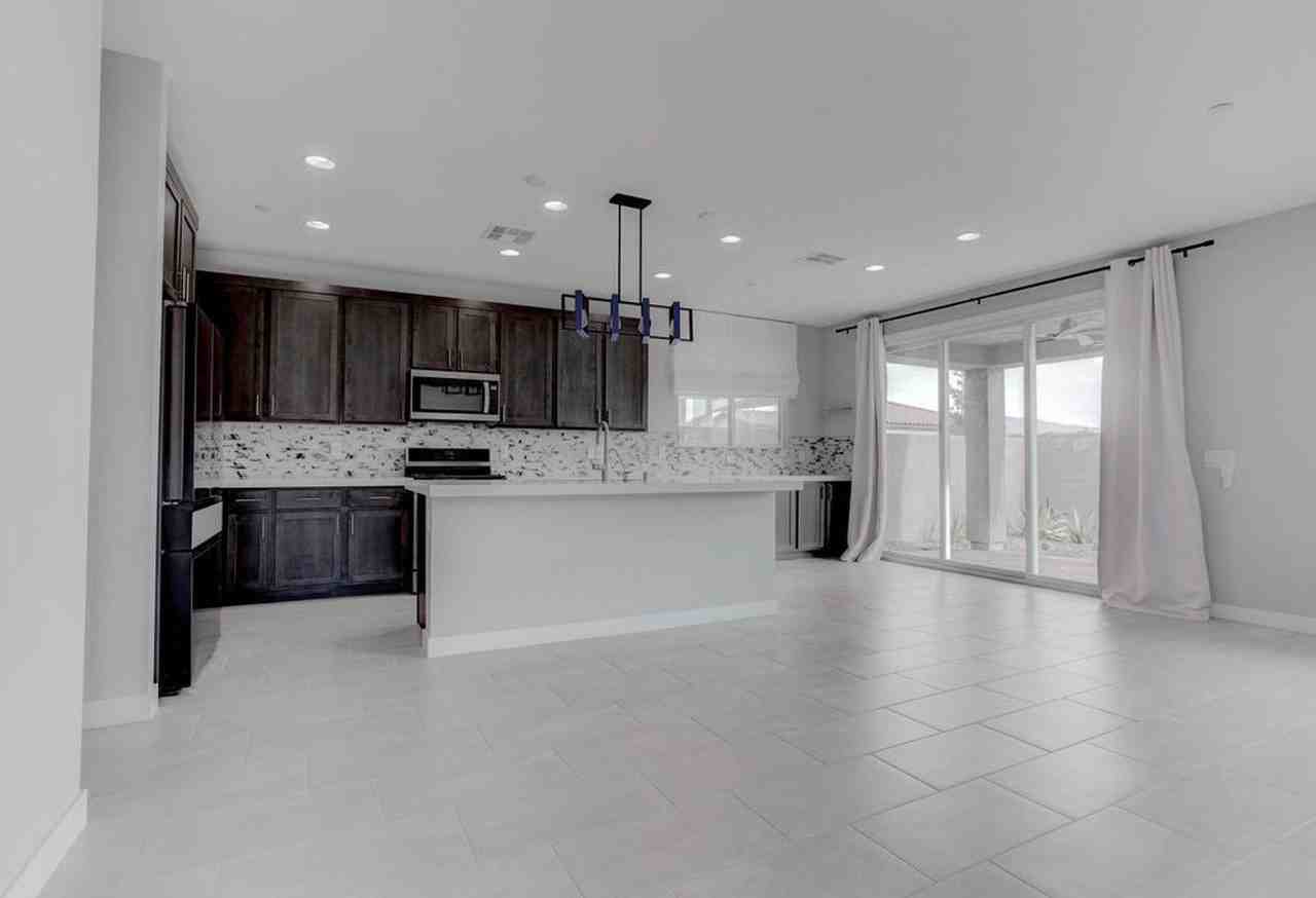 8874 Howell St - Photo 4 of 47