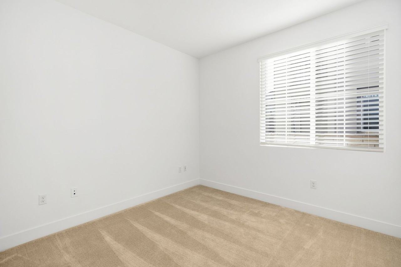 1220 Windmill Rd - Photo 4 of 44