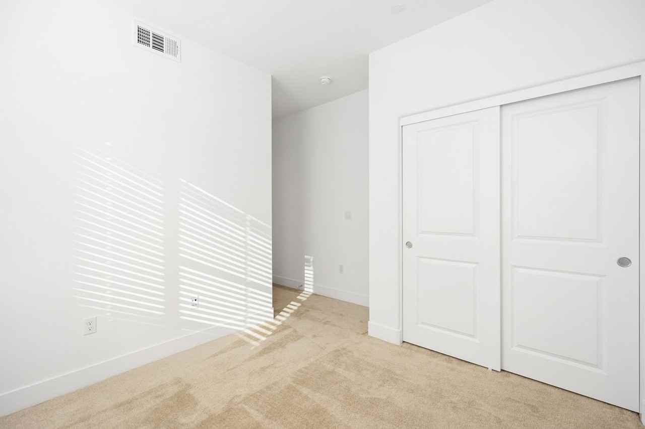 1220 Windmill Rd - Photo 5 of 44