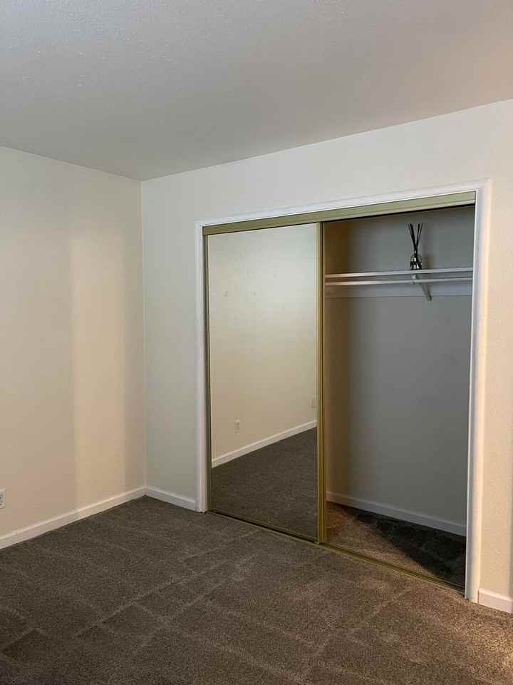 139 W Lassen Ave - Photo 2 of 13