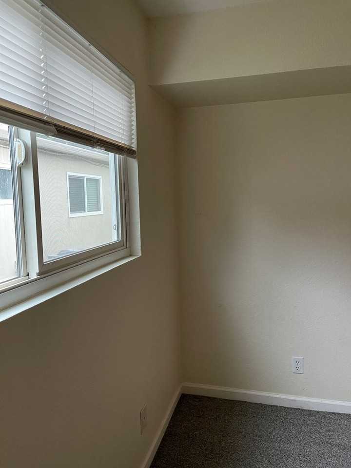 139 W Lassen Ave - Photo 5 of 13