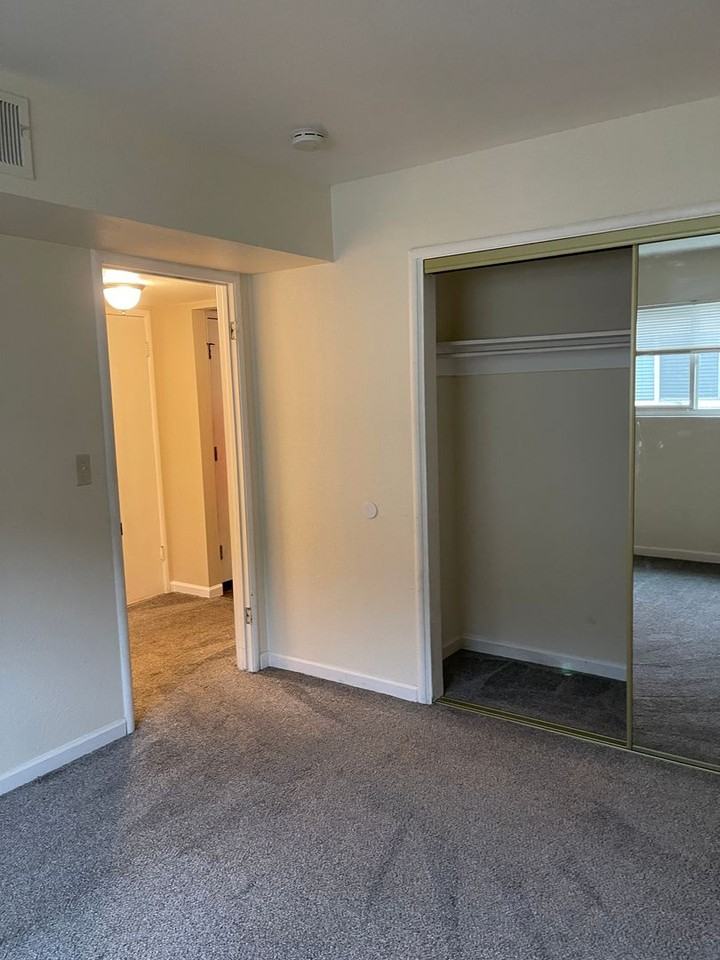 139 W Lassen Ave - Photo 7 of 13