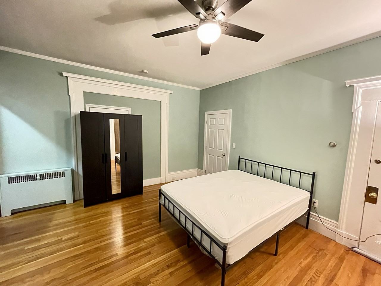 340 Broadway #ONLY - Photo 4 of 17