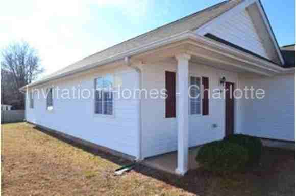 3789 Foxton Dr - Photo 2 of 13