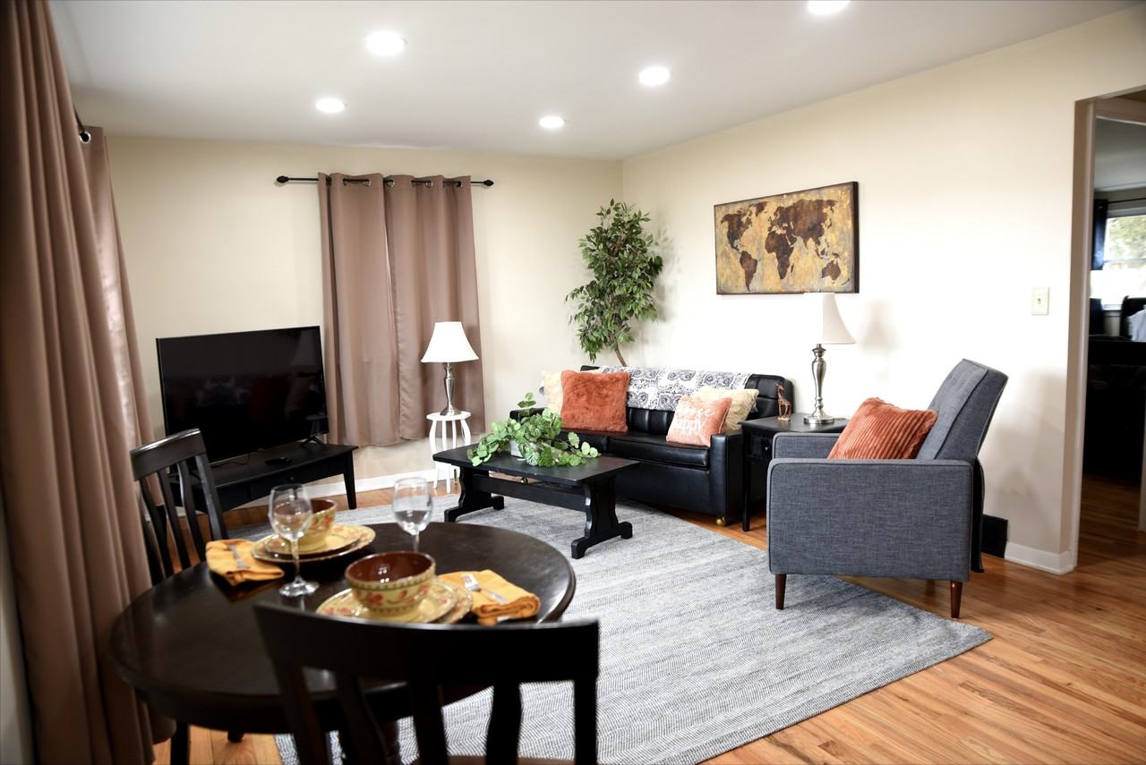 2346 Pine St #NA - Photo 3 of 31