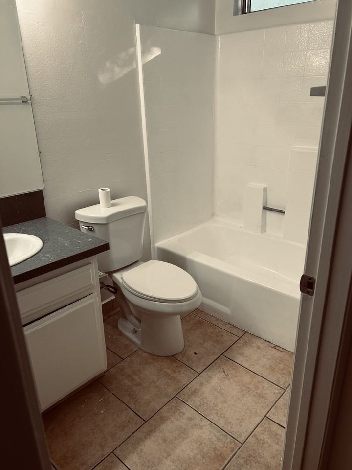 13040 Moorpark St #205 - Photo 3 of 14