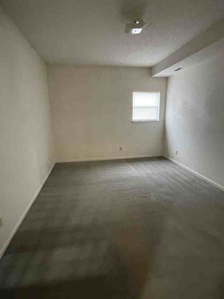 507 Streck Dr #D - Photo 6 of 7