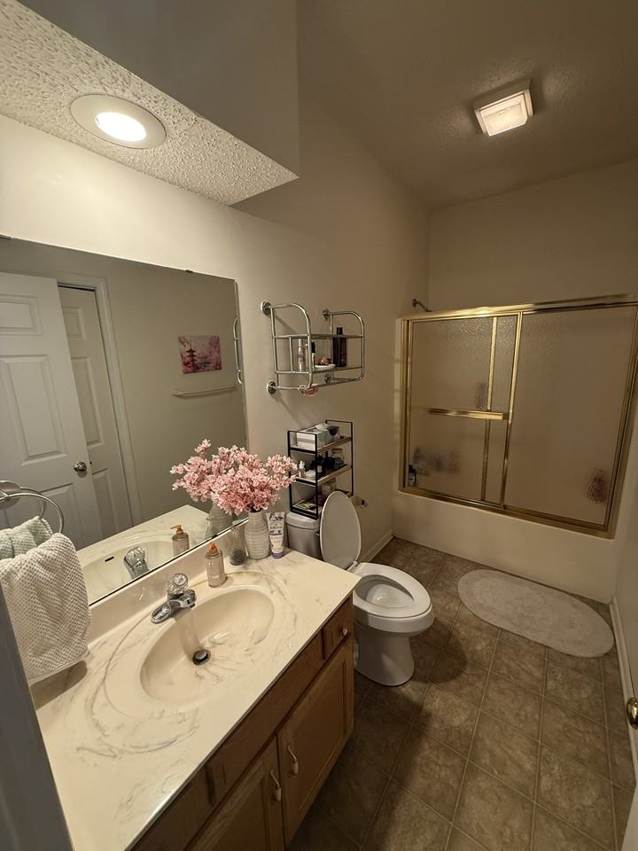 507 Streck Dr #D - Photo 5 of 7