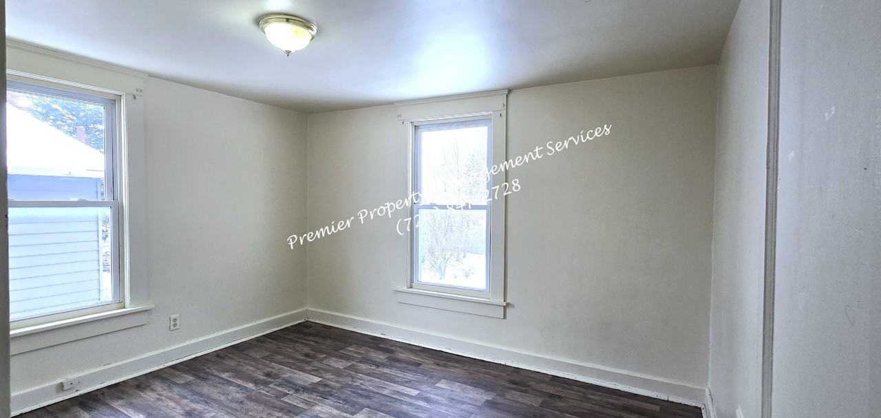 1047 Beckford Street, Unit 2 - Photo 5 of 12