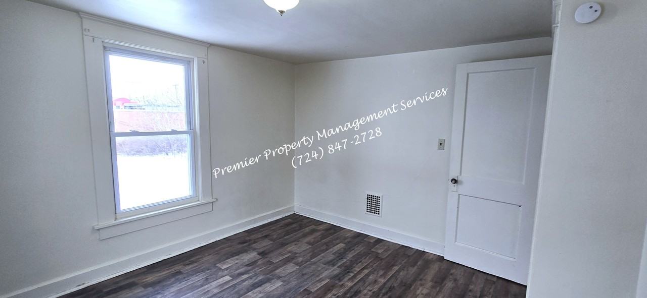 1047 Beckford Street, Unit 2 - Photo 6 of 12