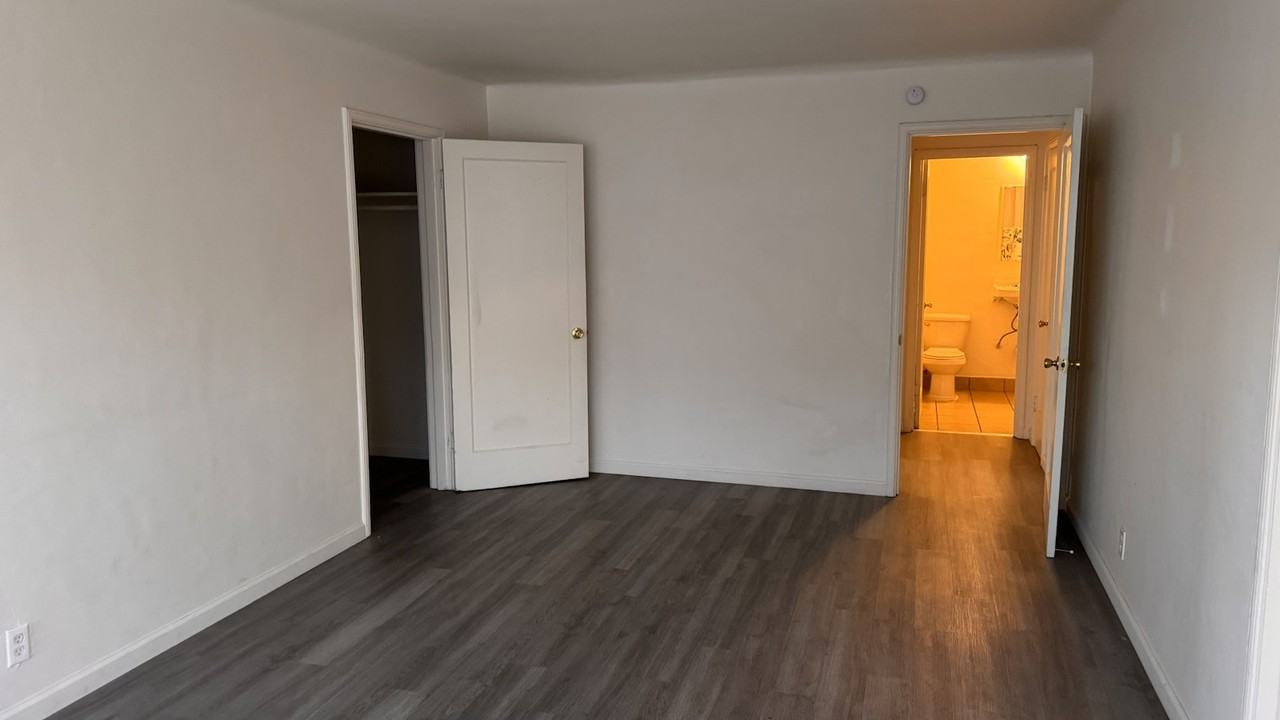 1248 East 15th Street, Unit 1248 - Photo 4 of 12