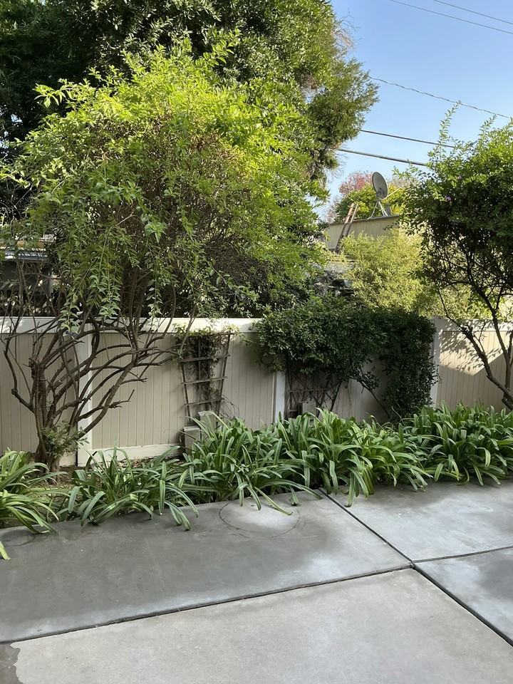 852 North Monterey Street - Photo 4 of 42