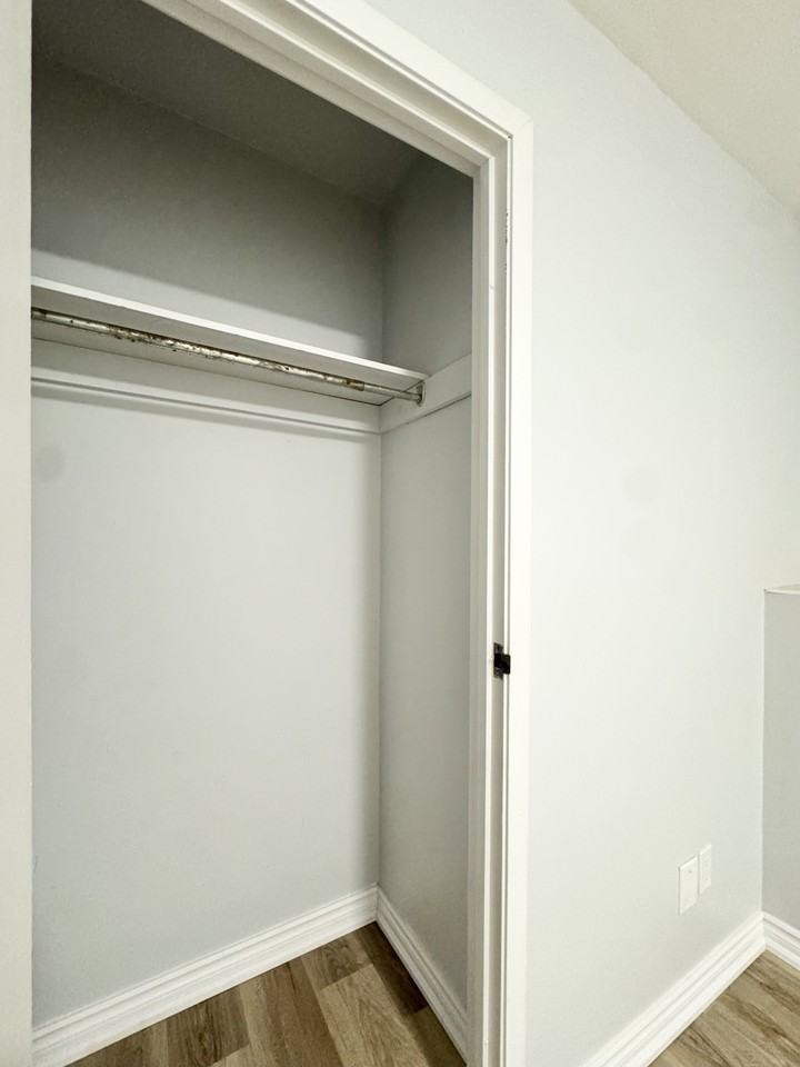 15 Ormond St S #4 - Photo 7 of 10