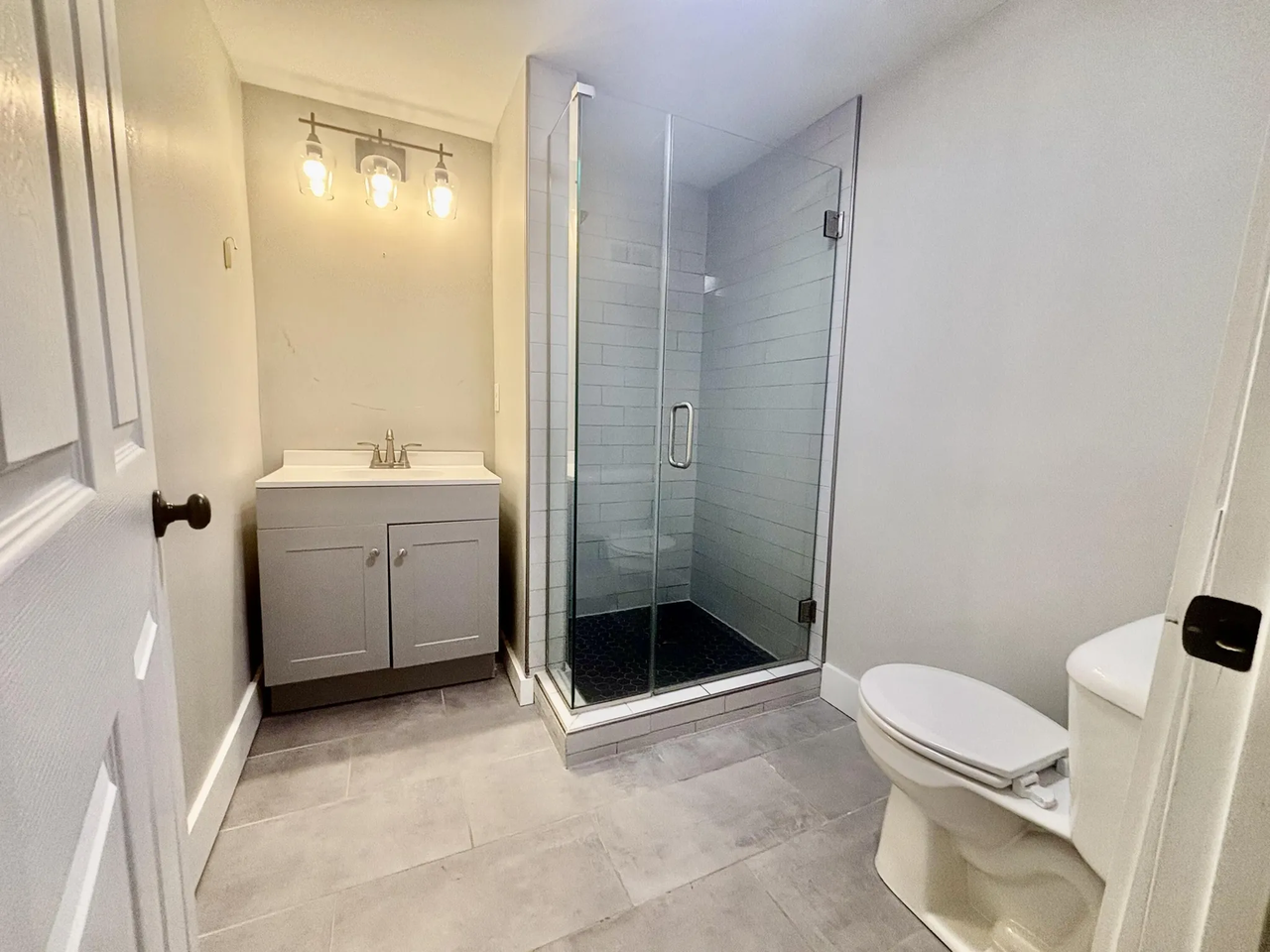 605 Taylor Ave - Photo 4 of 8